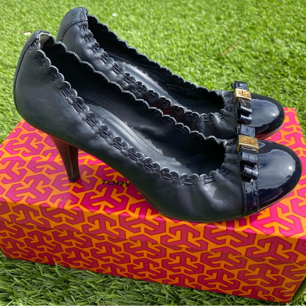 Preloved Tory Burch Romy Mid Heel Pumps Navy Size 6